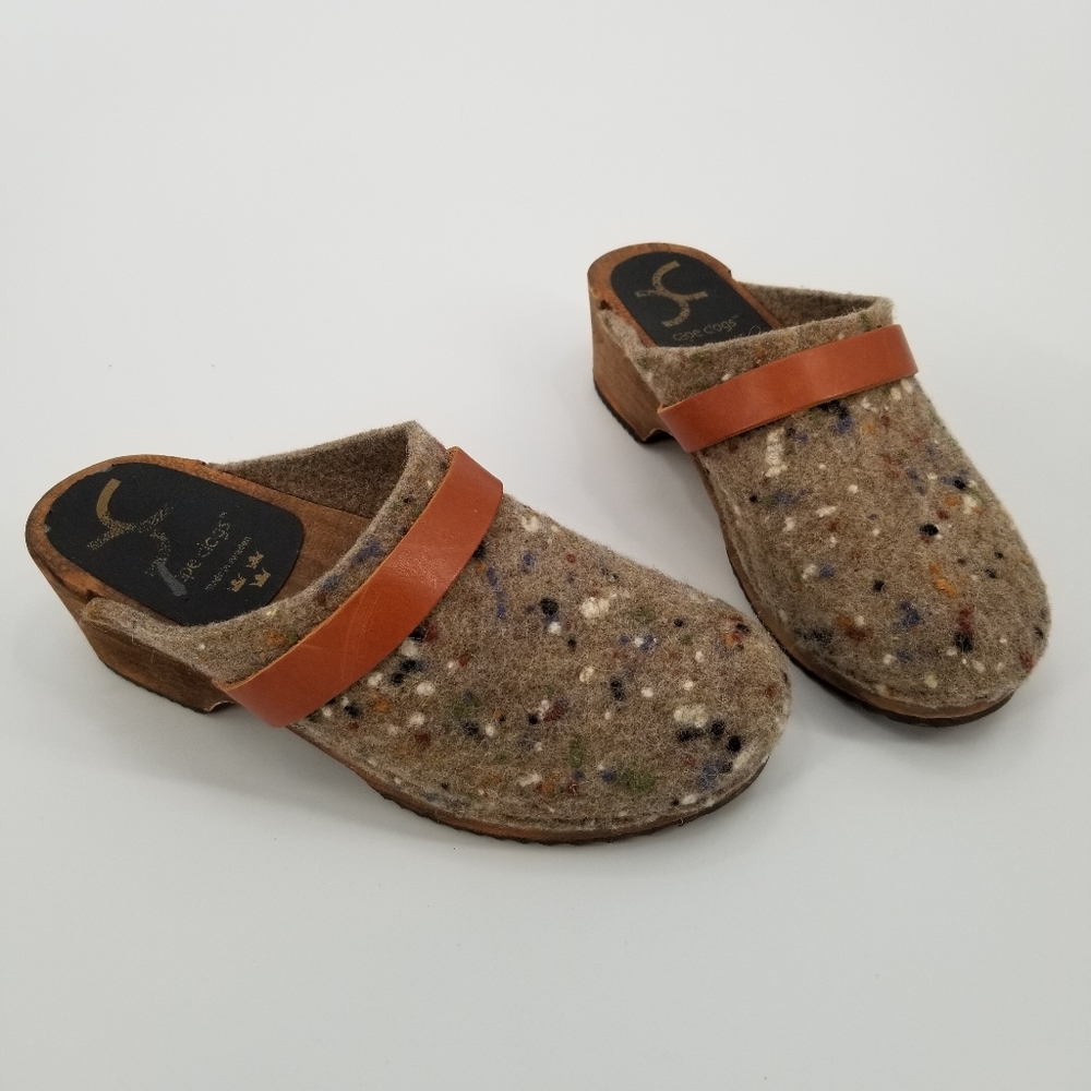 Cape Clog Wool Speckle Wooden Clog 39
